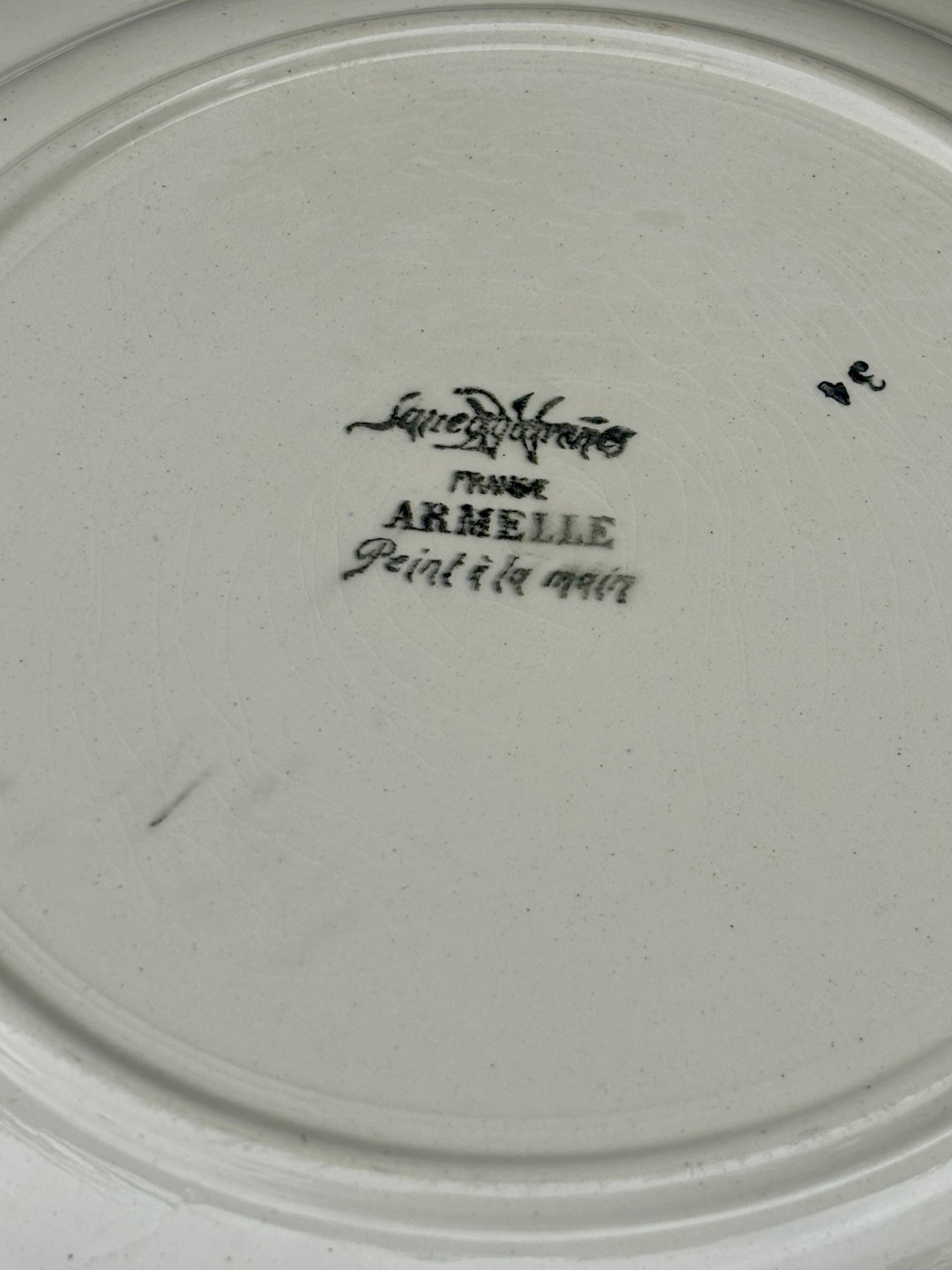 plat sarreguemines armelle signature peint à la main