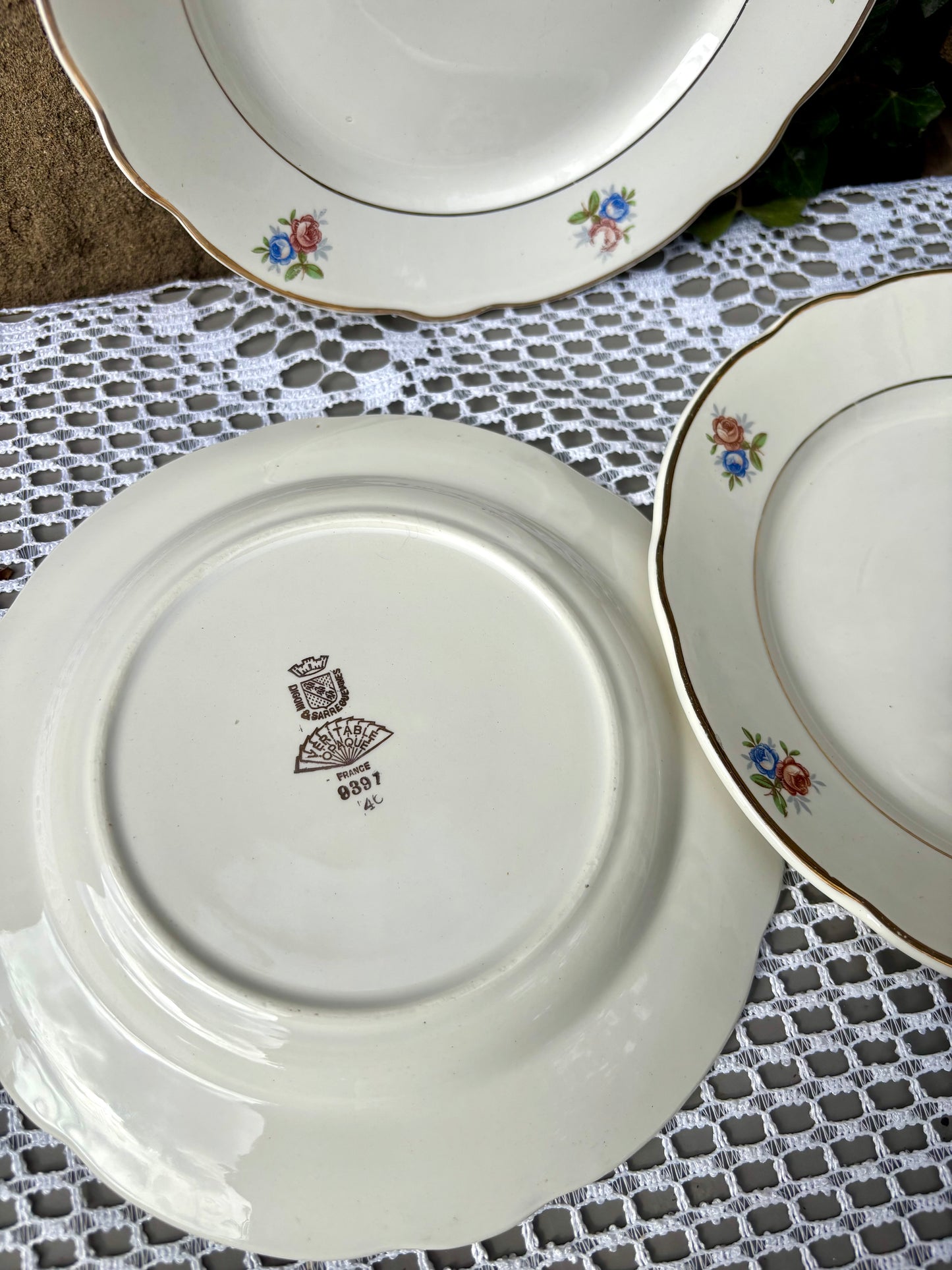 Assiettes Digoin Sarreguemines porcelaine opaque