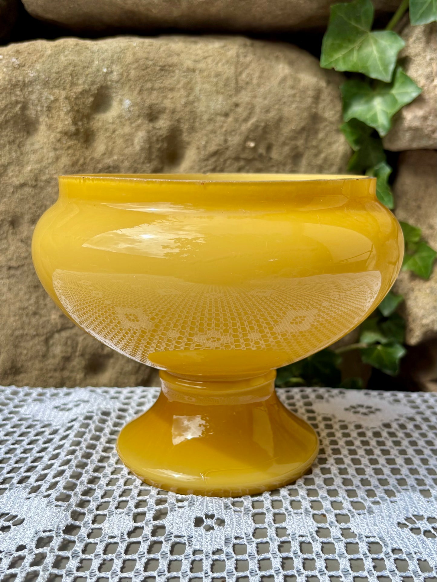 Abat-jour en verre jaune