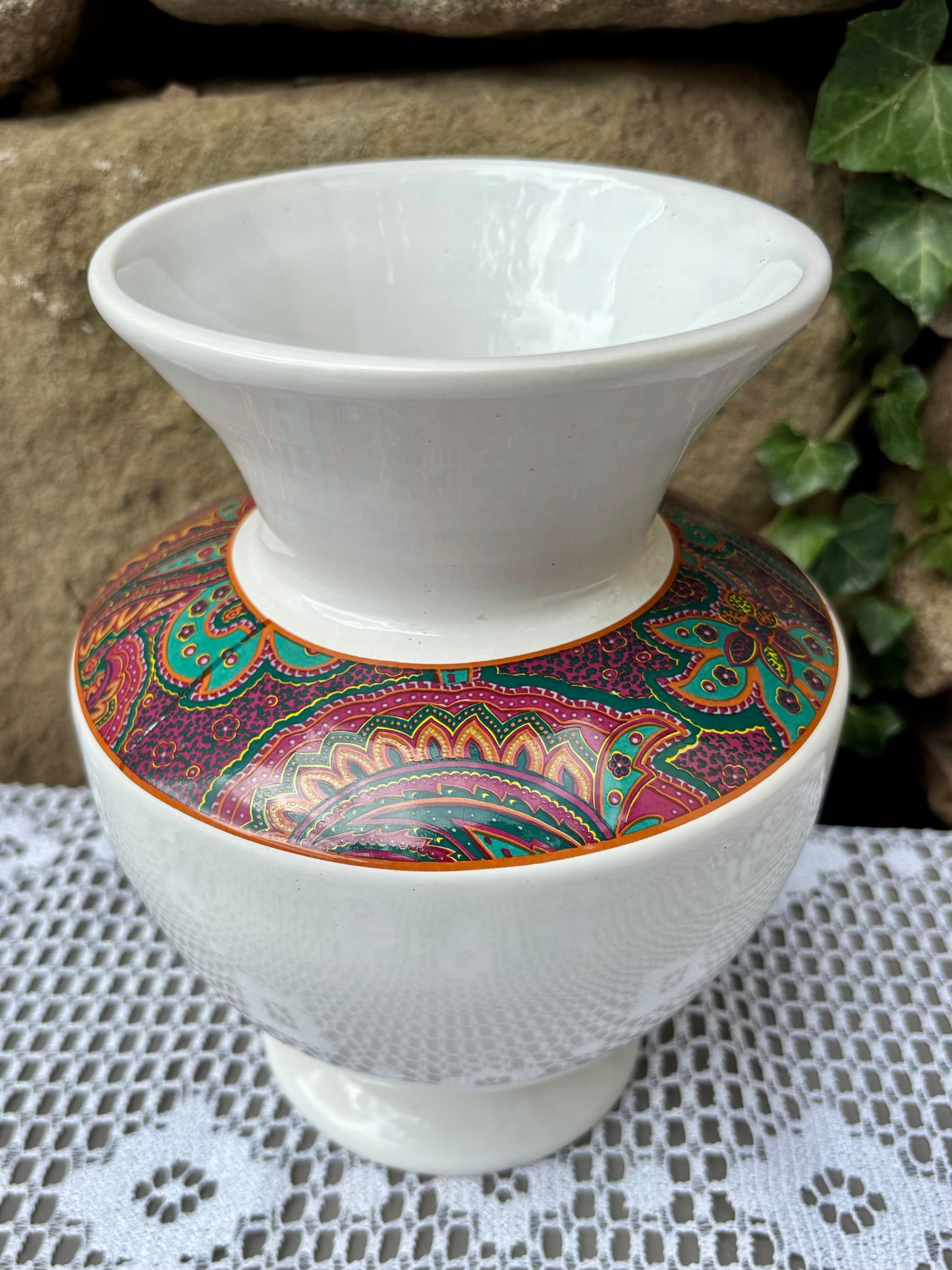 Vase Moulin des Loups décor coloré