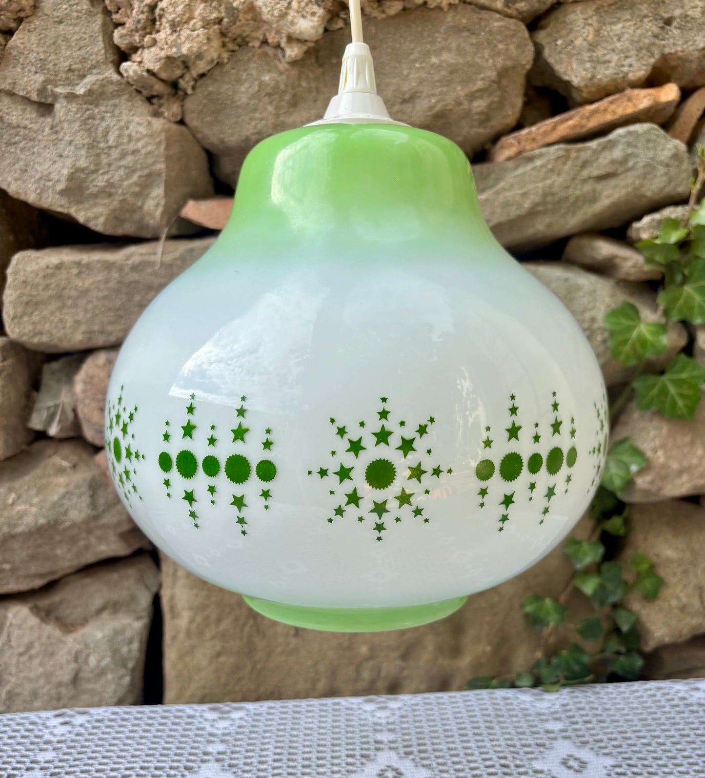 Suspension opaline décor vert