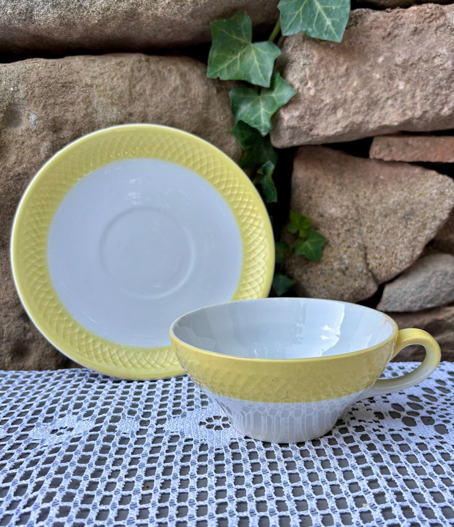 Tasse et sous-tasse Orchies Moulin des Loups jaune