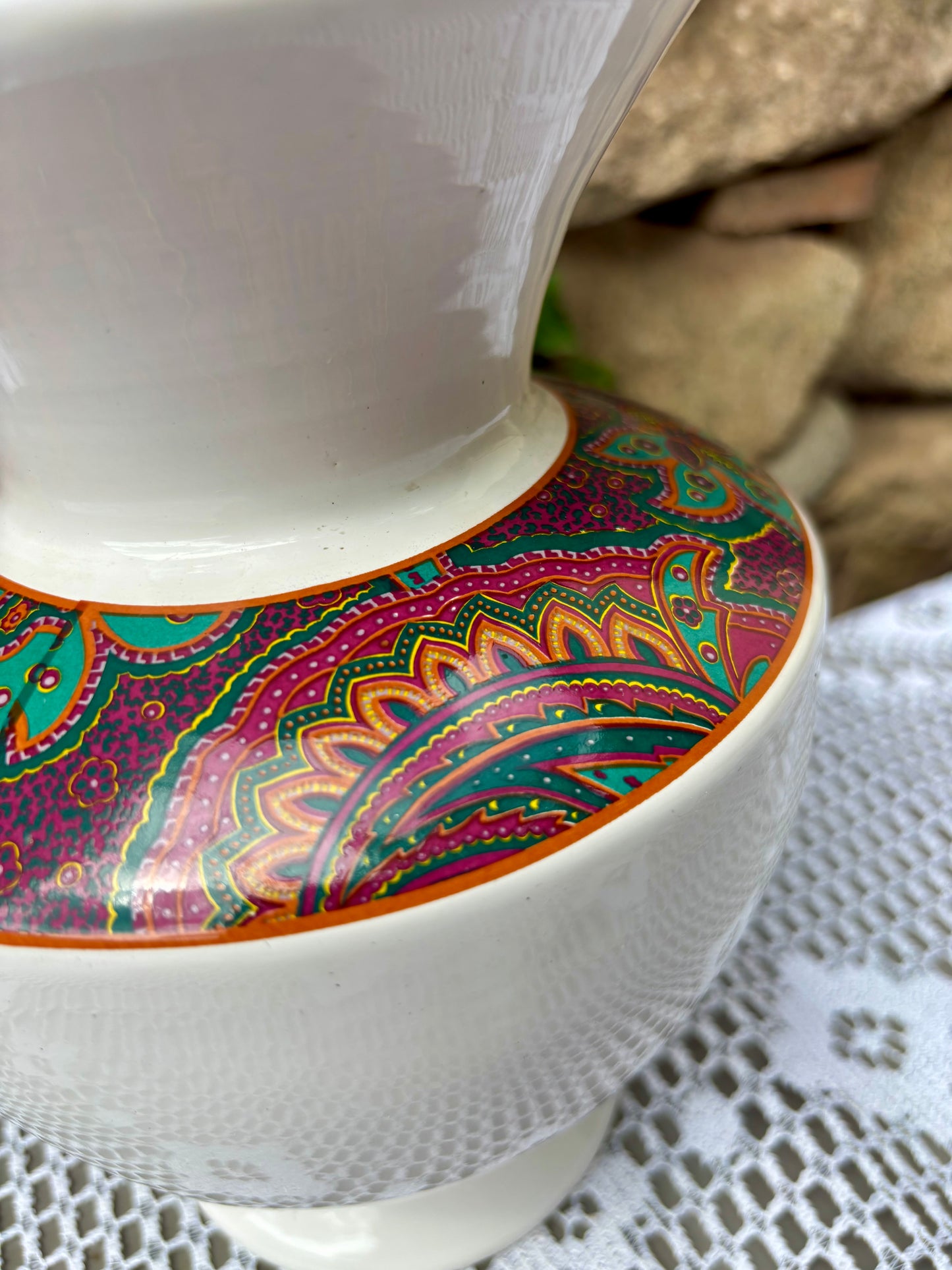 Vase Moulin des Loups décor coloré