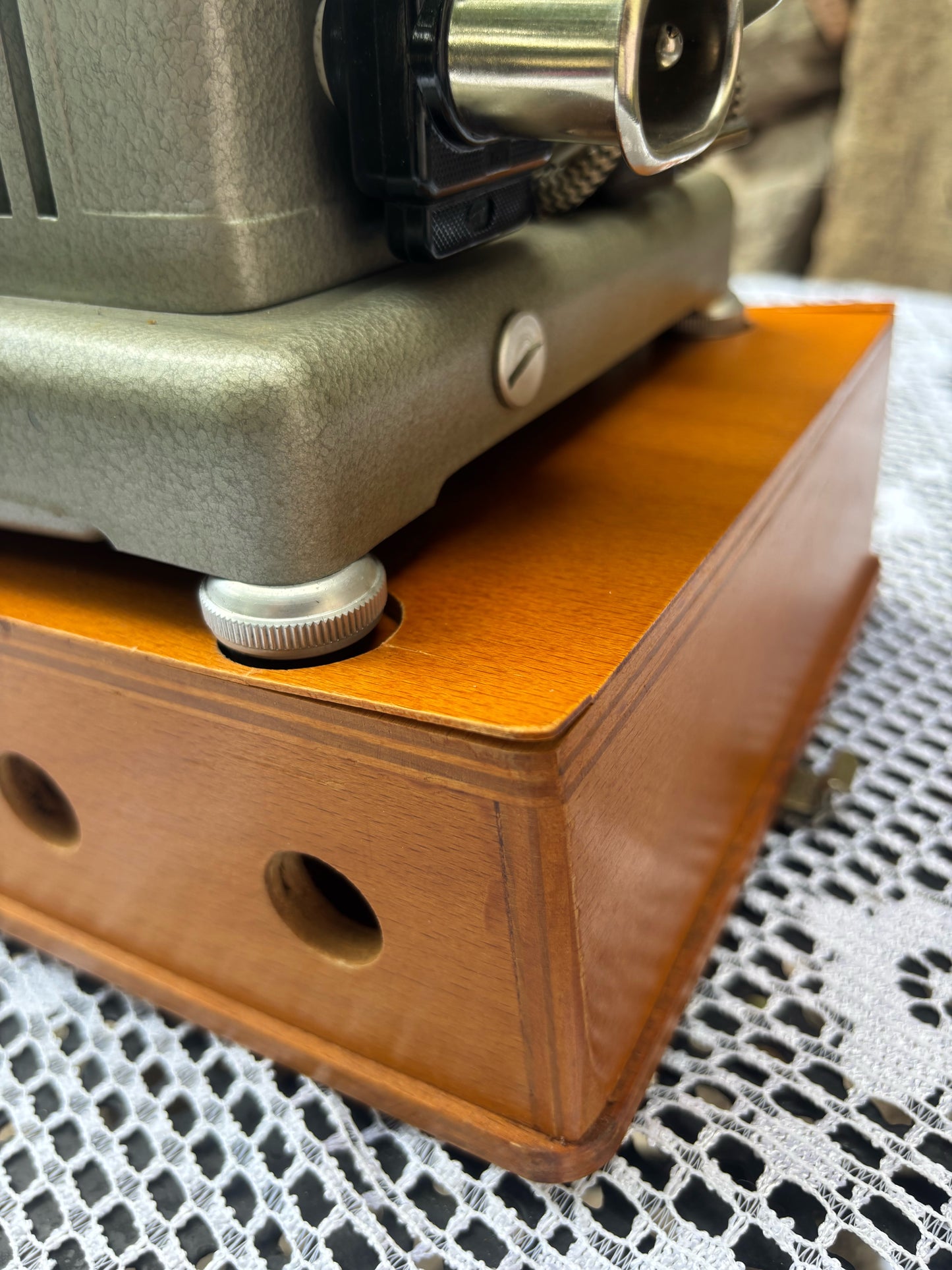 Projecteur diapositives Paximat 1950 socle bois