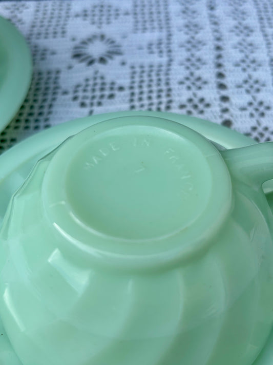 Made in France tasse jadéite opaline