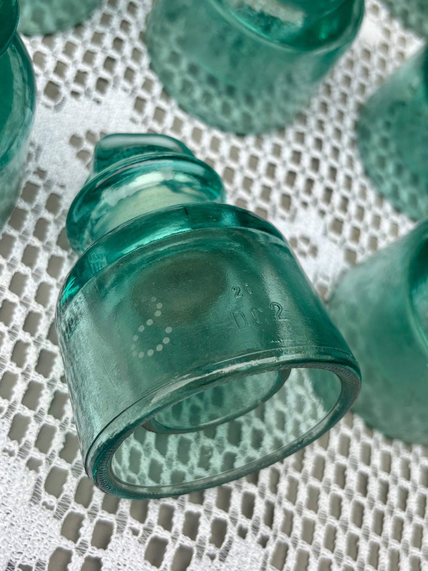 isolateurs verre épais bleus vintage edf