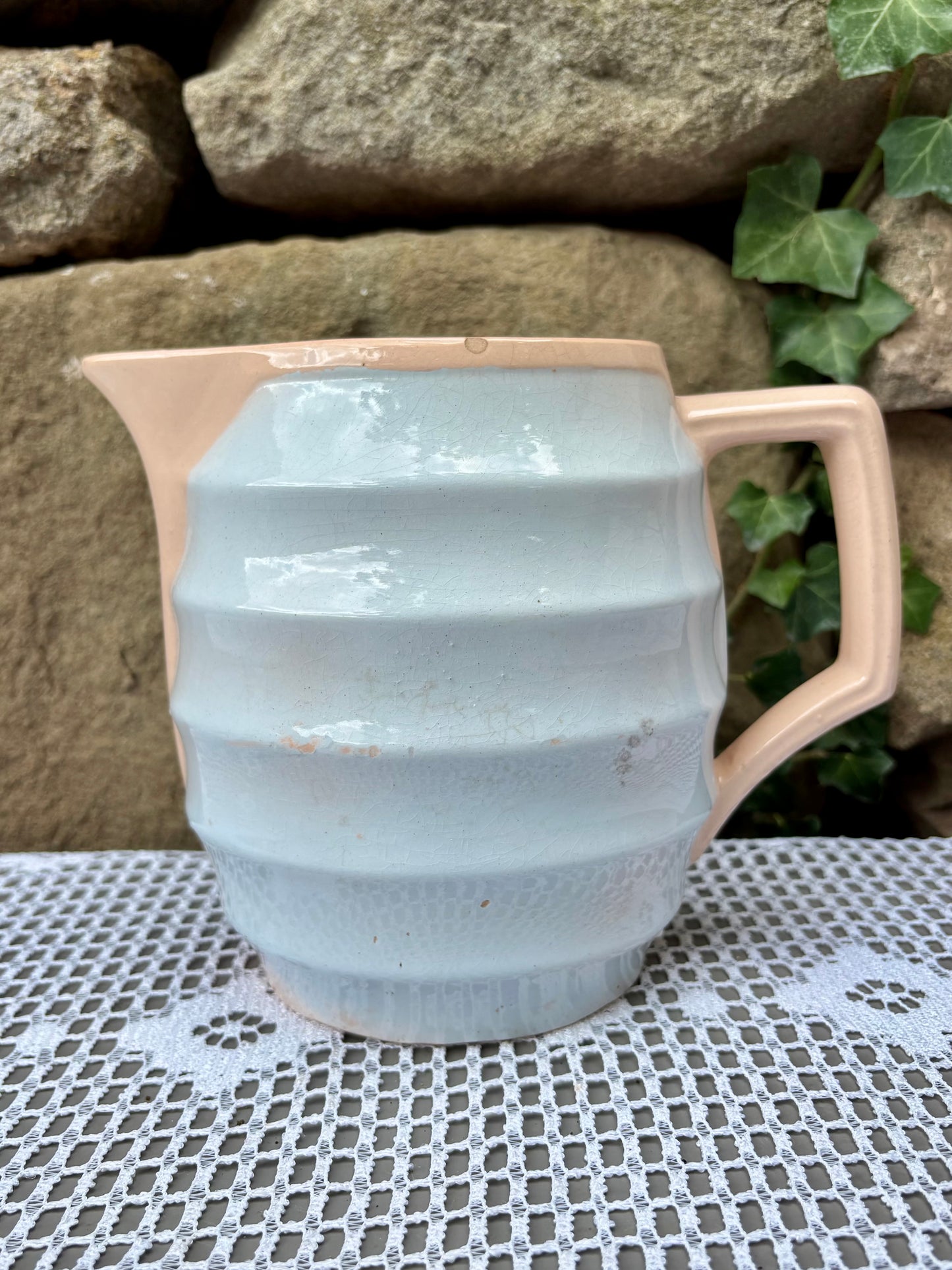 pichet digoin rose pastel nervure 1950