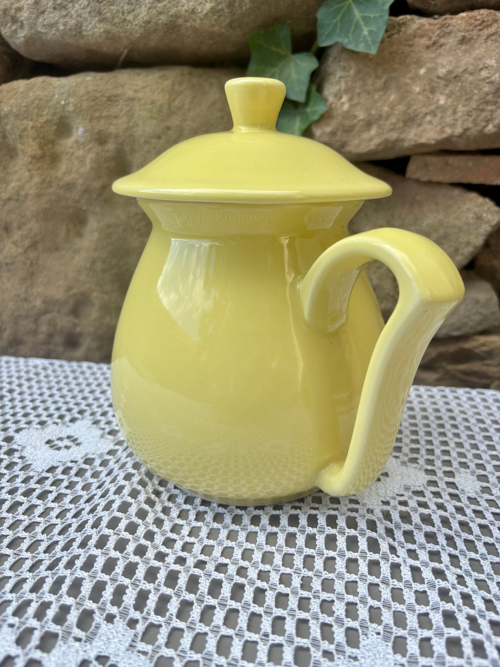 theiere jaune style rio 1960 anse