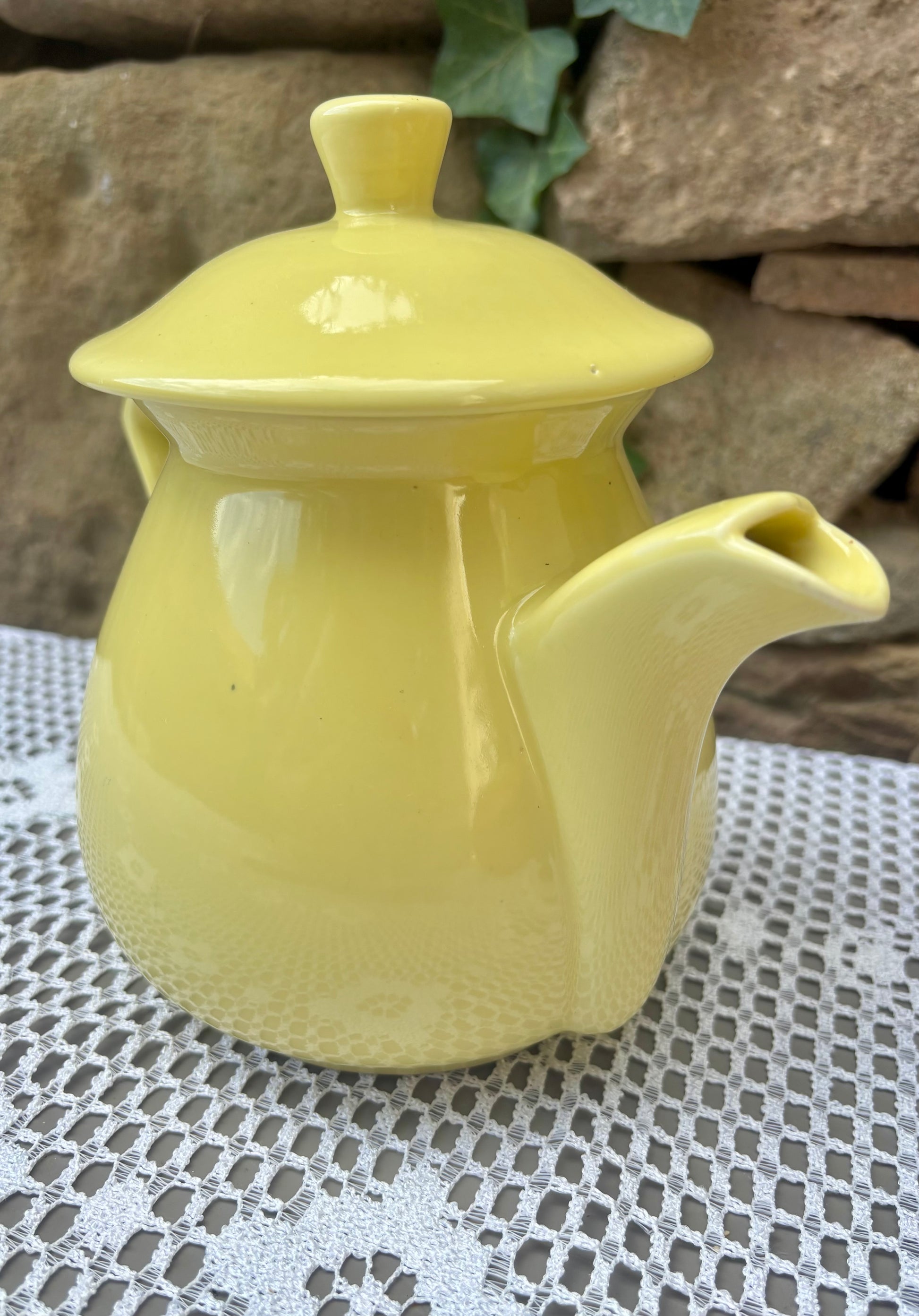 theiere jaune style rio 1960 bec verseur