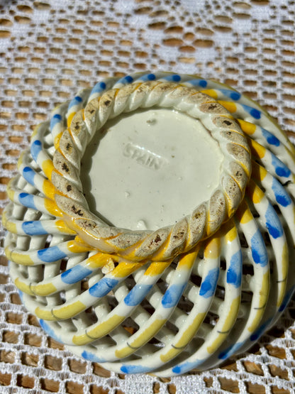 Bonbonnière en barbotine tressée ajourée