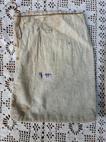 Petits sacs en toile de jute