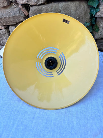 Suspension métal jaune 1980 dessous