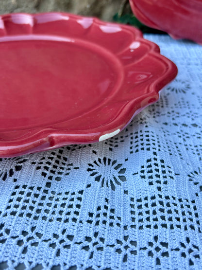 Assiettes fleurs rouges en faïence