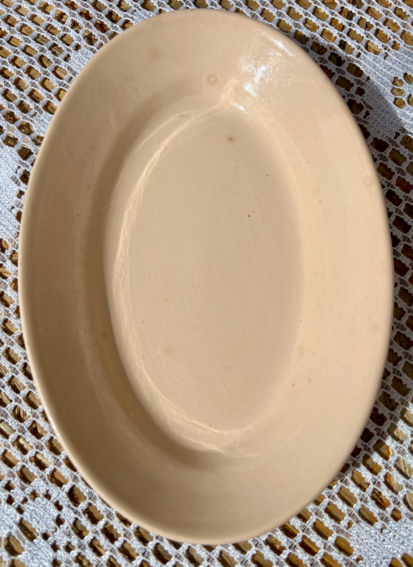 Ensemble assiettes et ravier rose pastel FF France