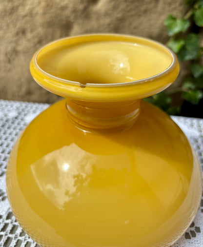 Abat-jour en verre jaune