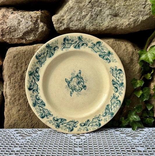 Assiette Longwy Terre de fer modèle Russe