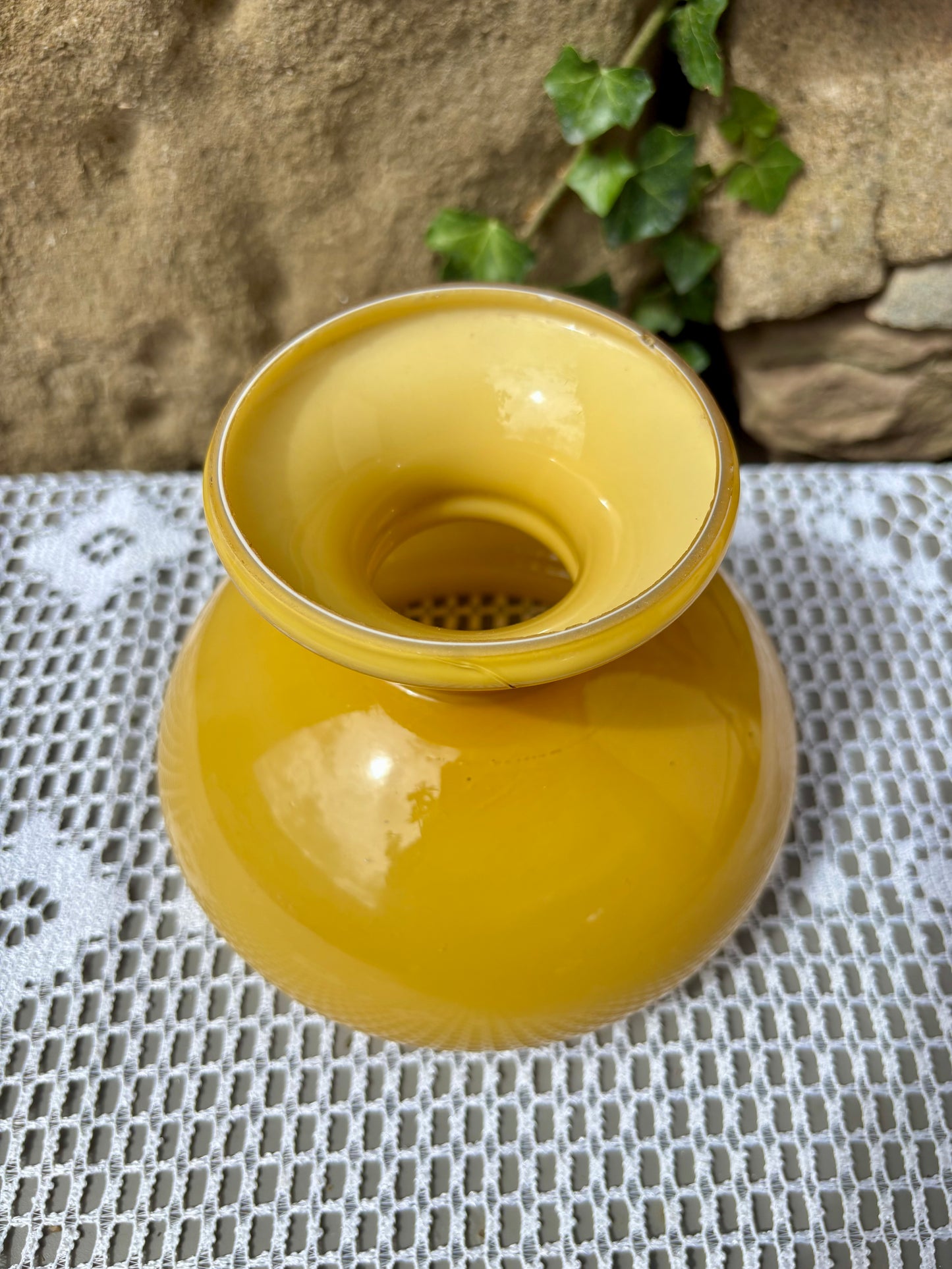 Abat-jour en verre jaune