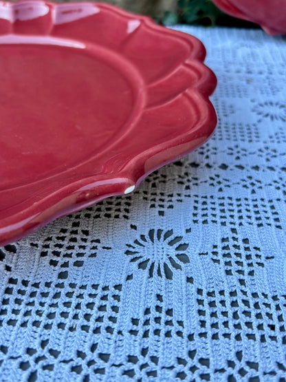 Assiettes fleurs rouges en faïence