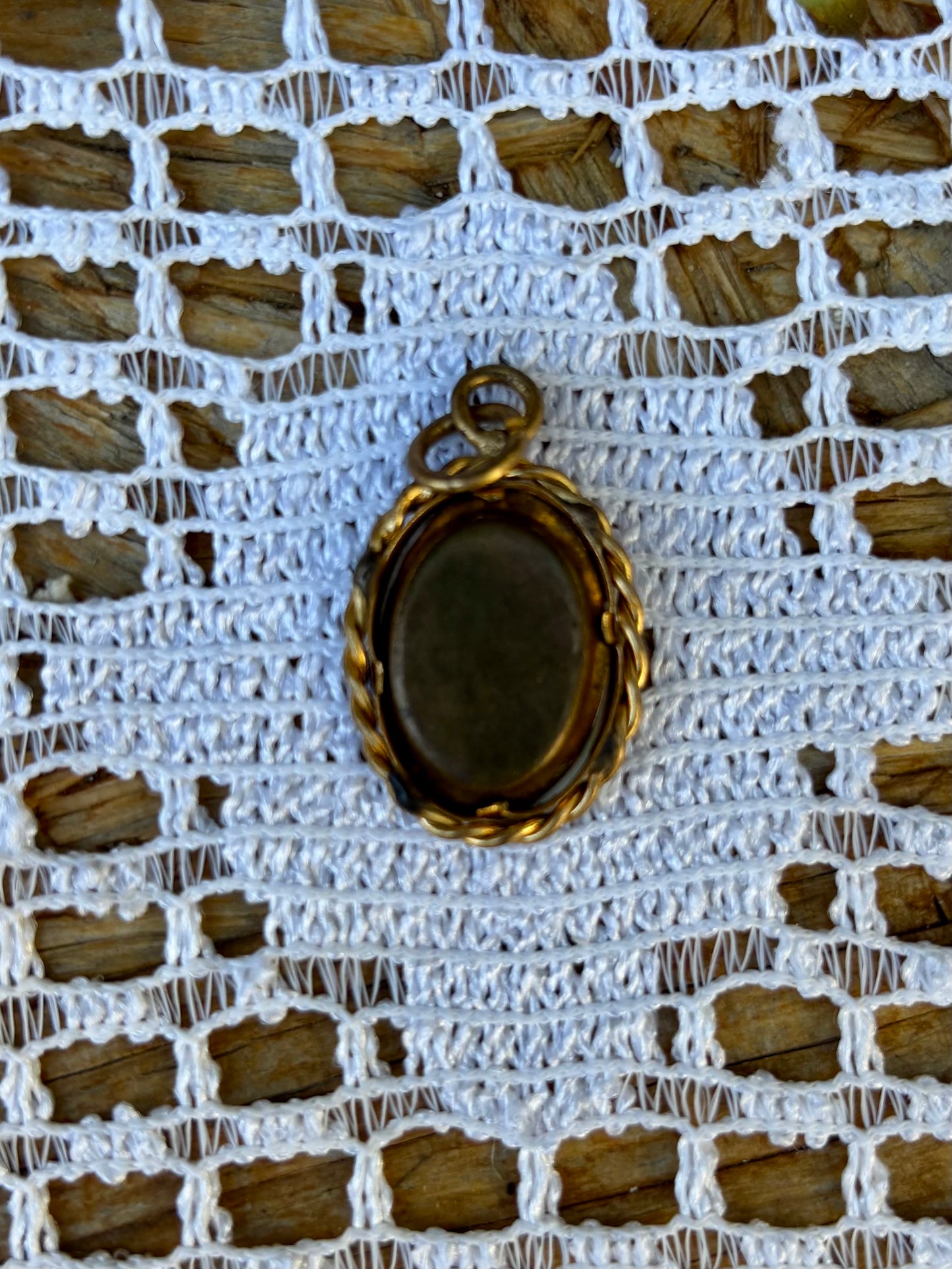 Bijoux vintage en émail
