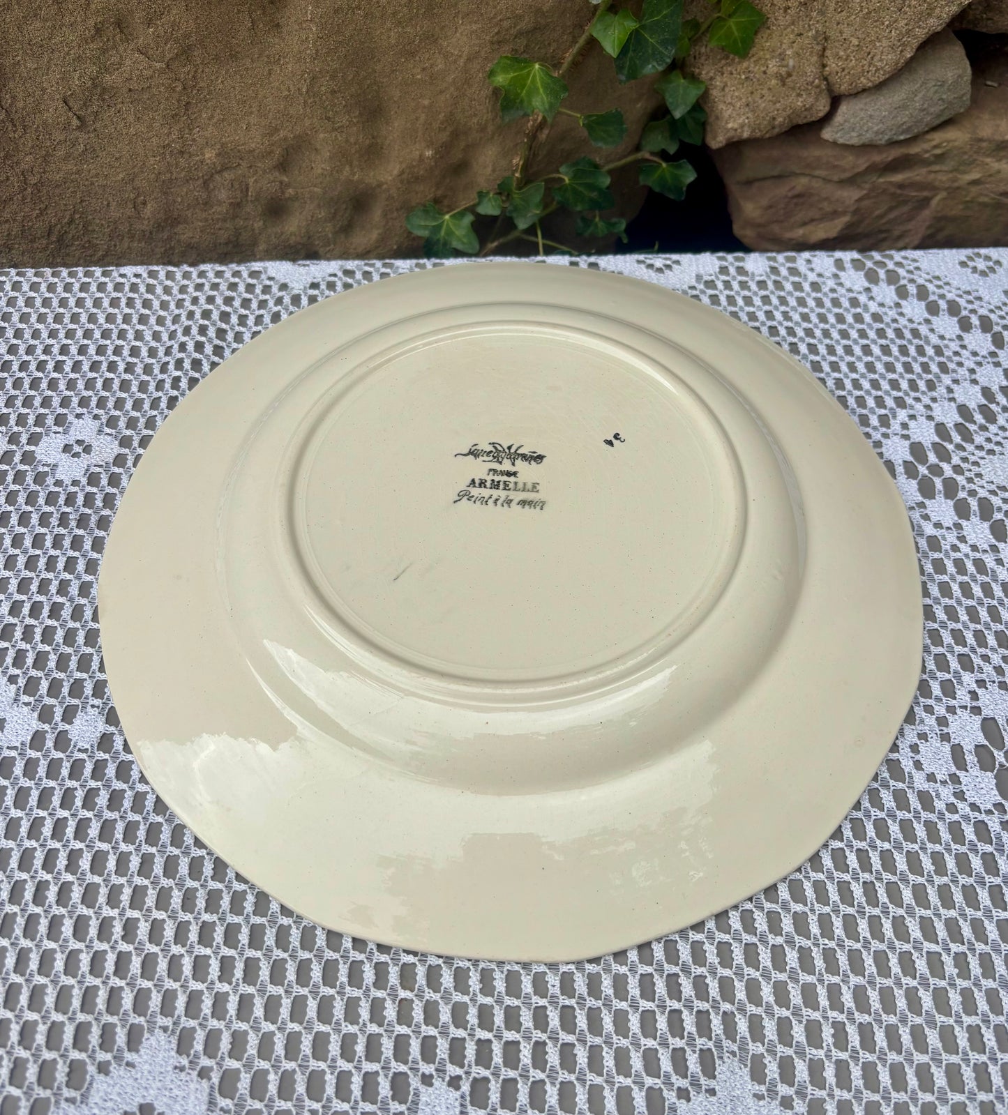 Signature plat assiette Sarreguemines Armelle 