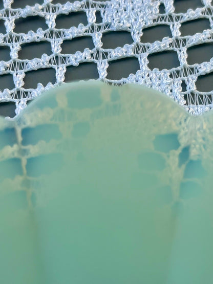 Assiettes fleurs verre opalin vert