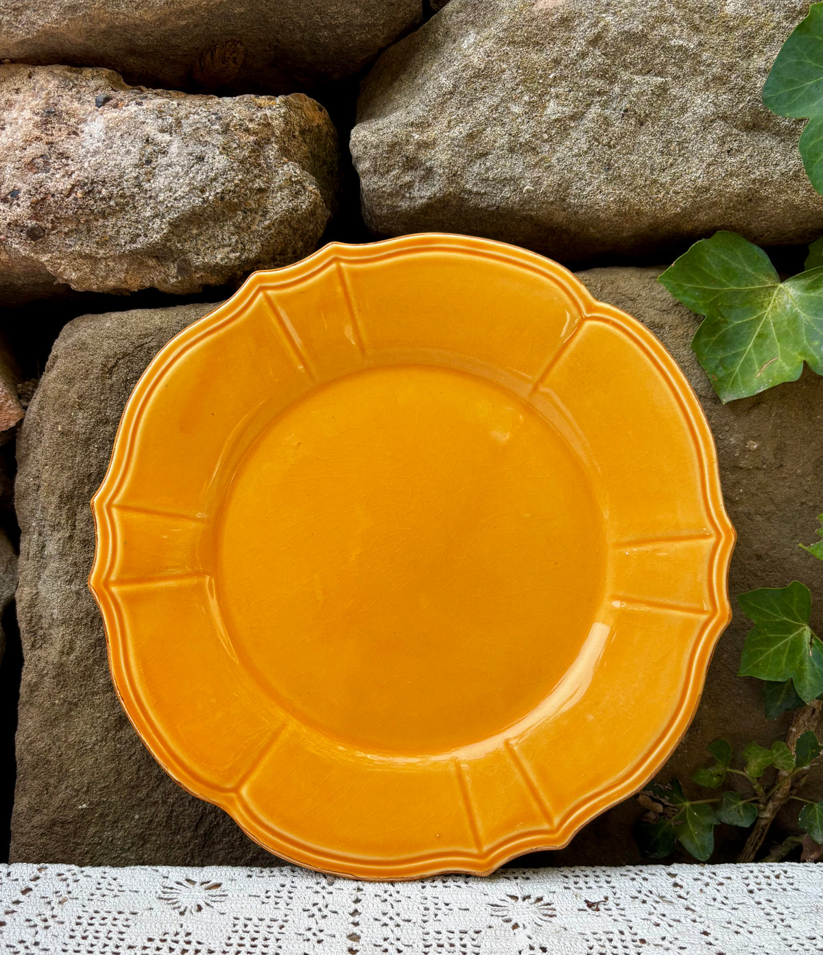 Assiette vintage Niderviller jaune orange 