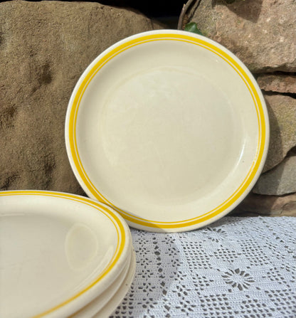 Assiettes en faïence naturelle décor jaune