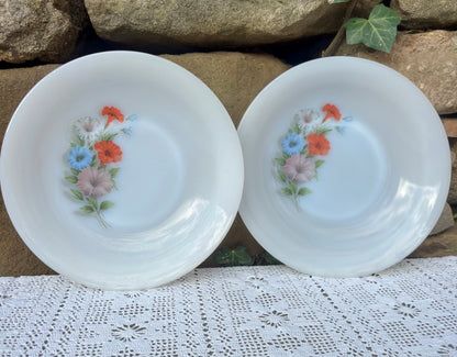 Assiettes vintage Arcopal 1960 1970 fleurs