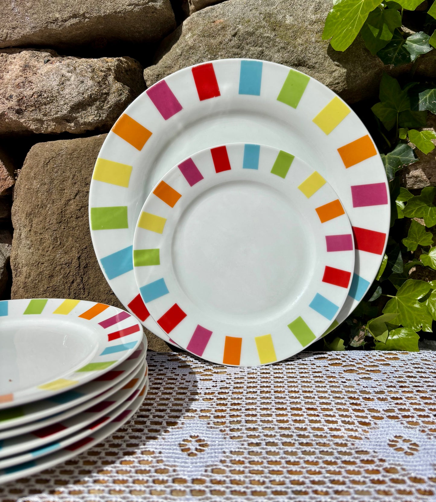 Assiettes à desserts multicolores 