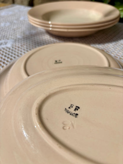 Ensemble assiettes et ravier rose pastel FF France