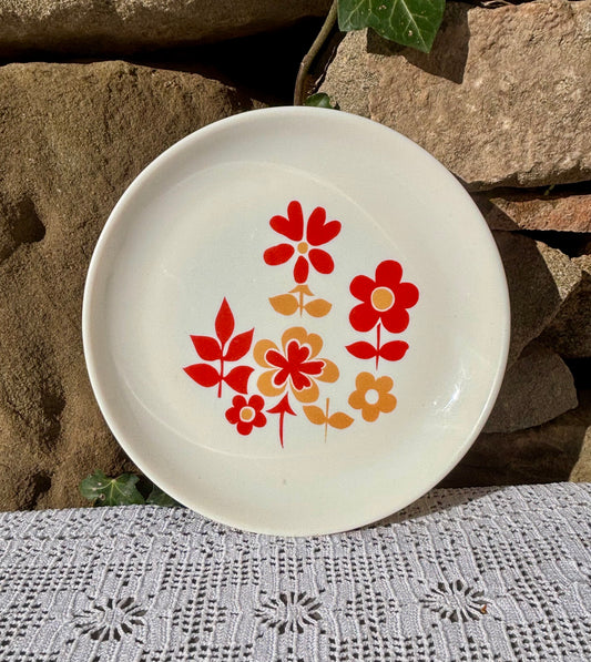 Assiette vintage années 1970 Sovirel décor fleuri rouge jaune orangé