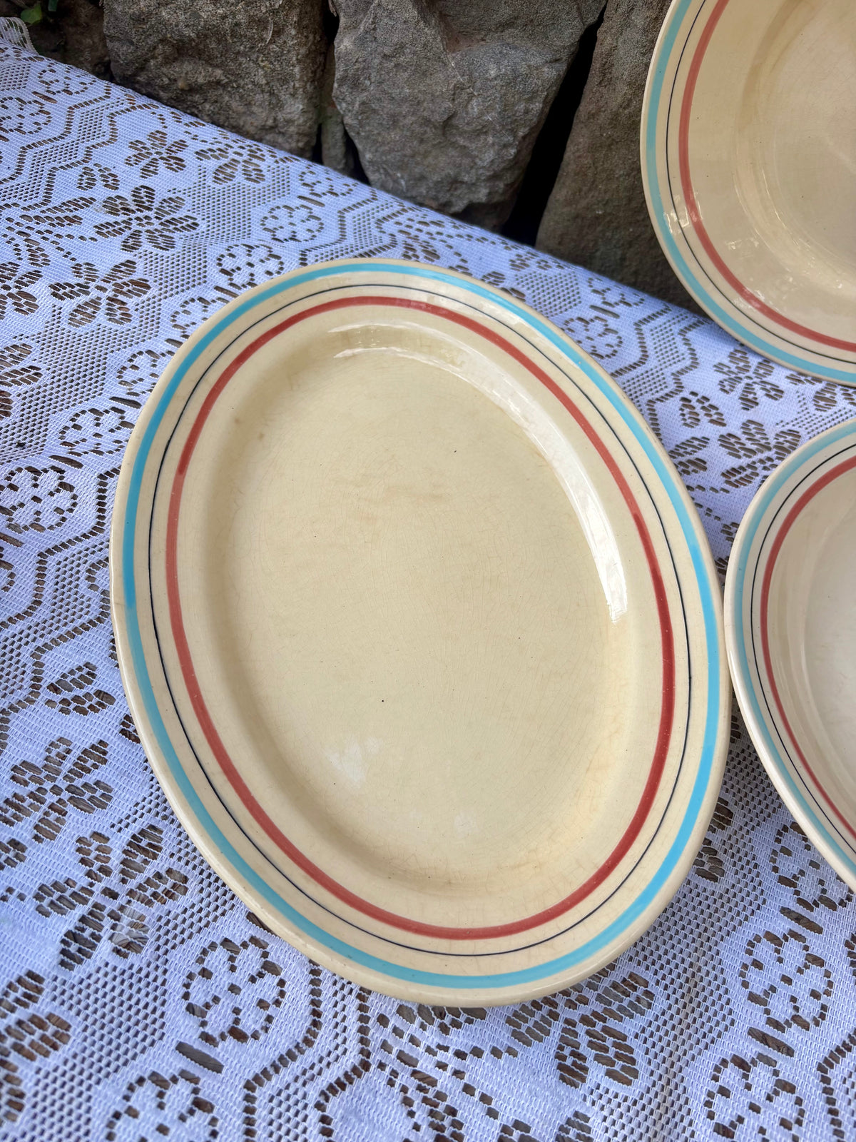 Ensemble de plats ancien