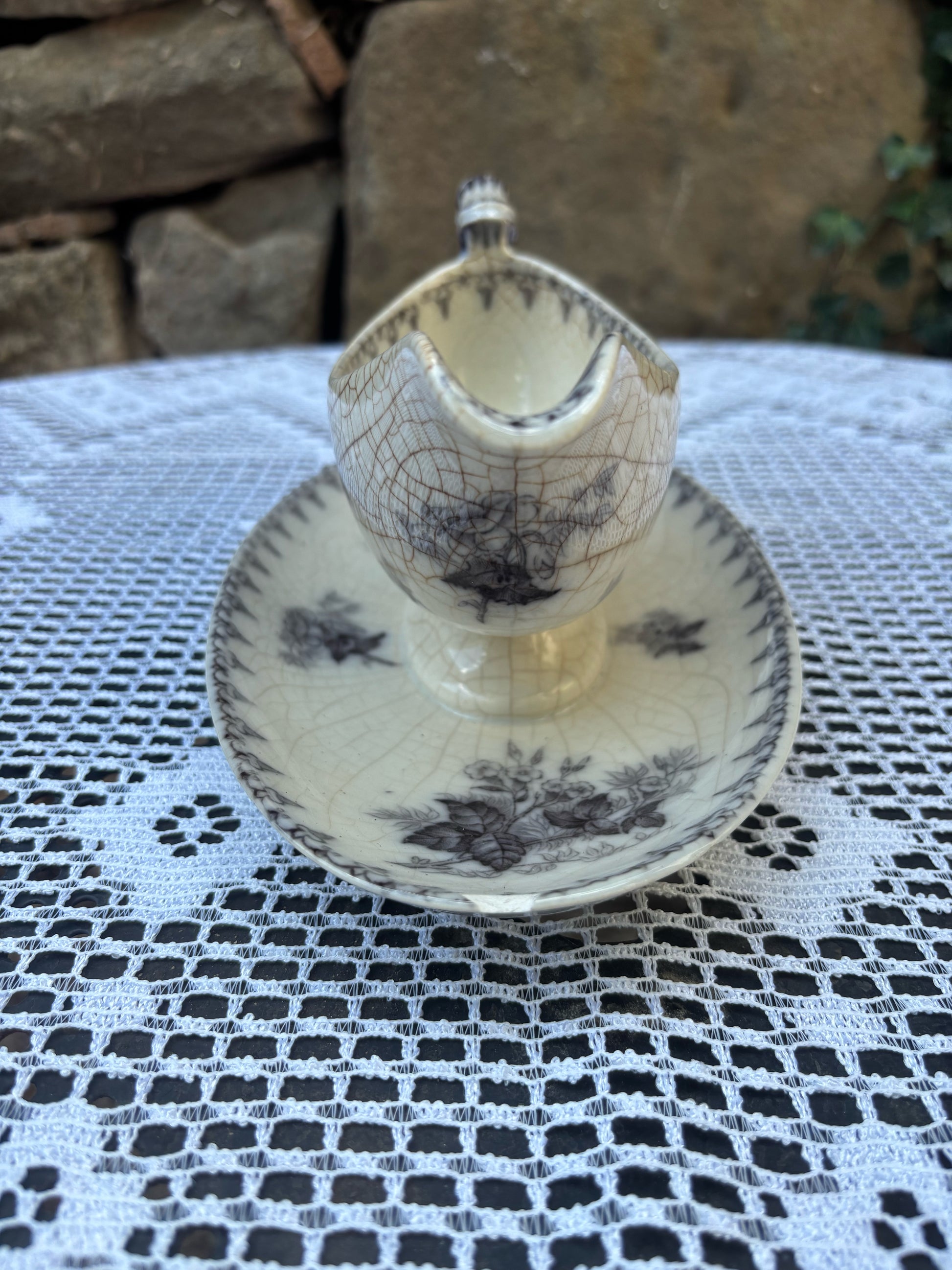 Saucière Sarreguemines modèle flore 1900 décor fleurs