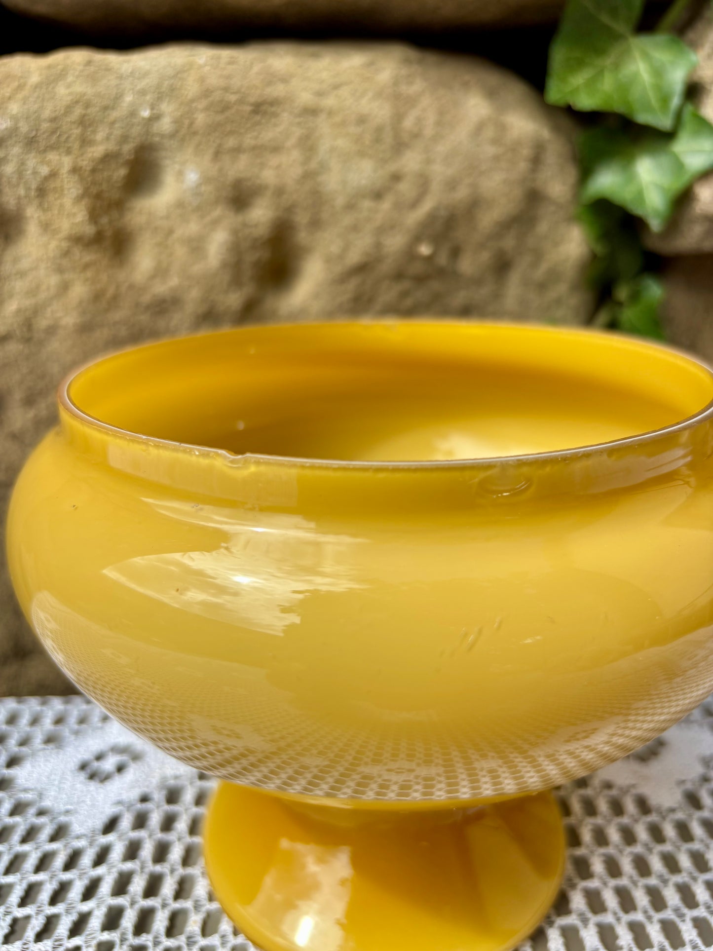 Abat-jour en verre jaune