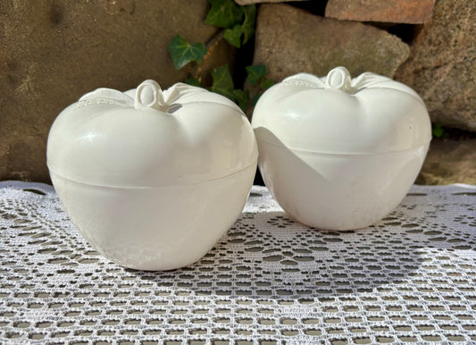Cuit-pomme vintage plastique blanc forme pomme 