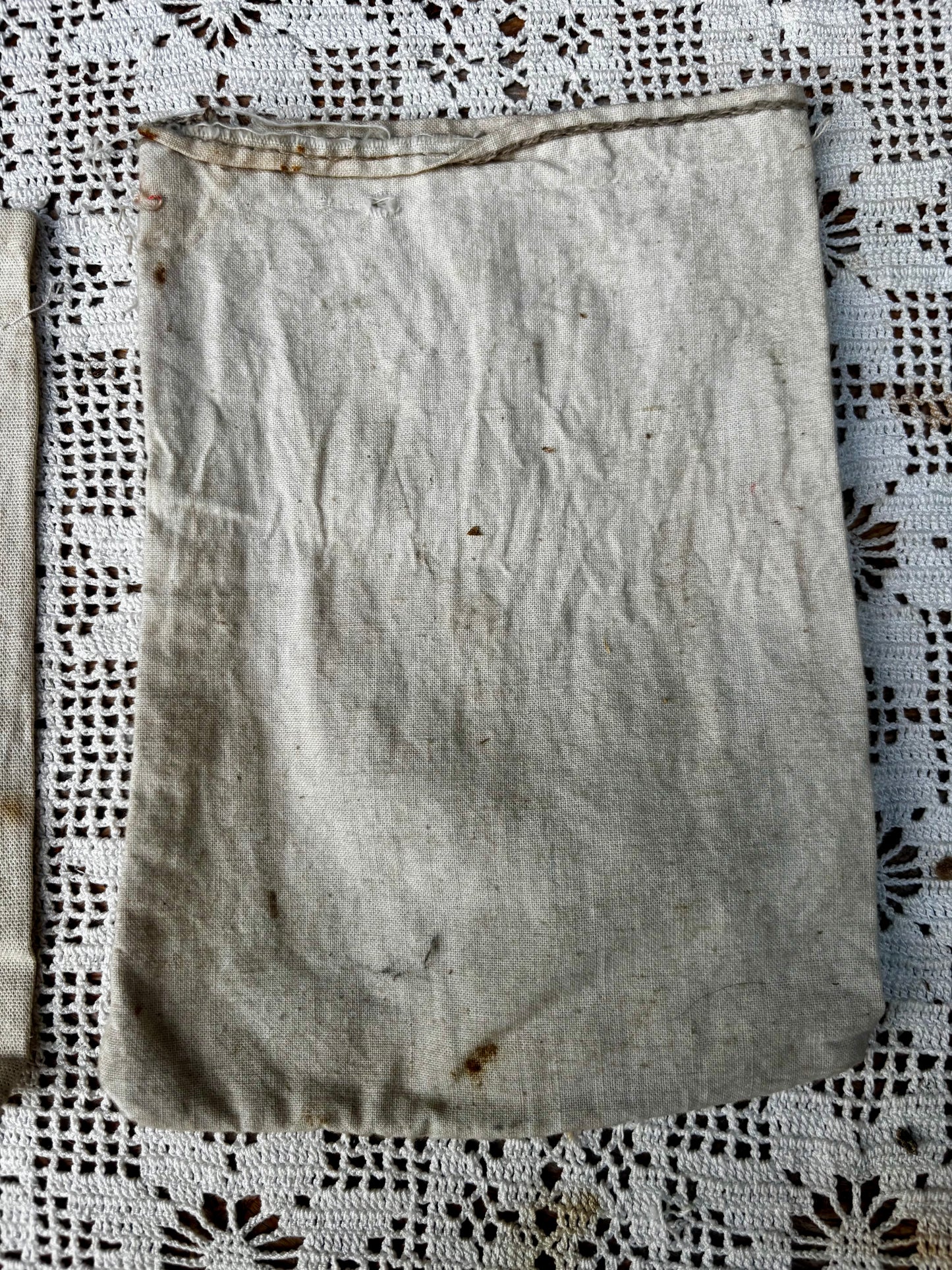 Petits sacs en toile de jute