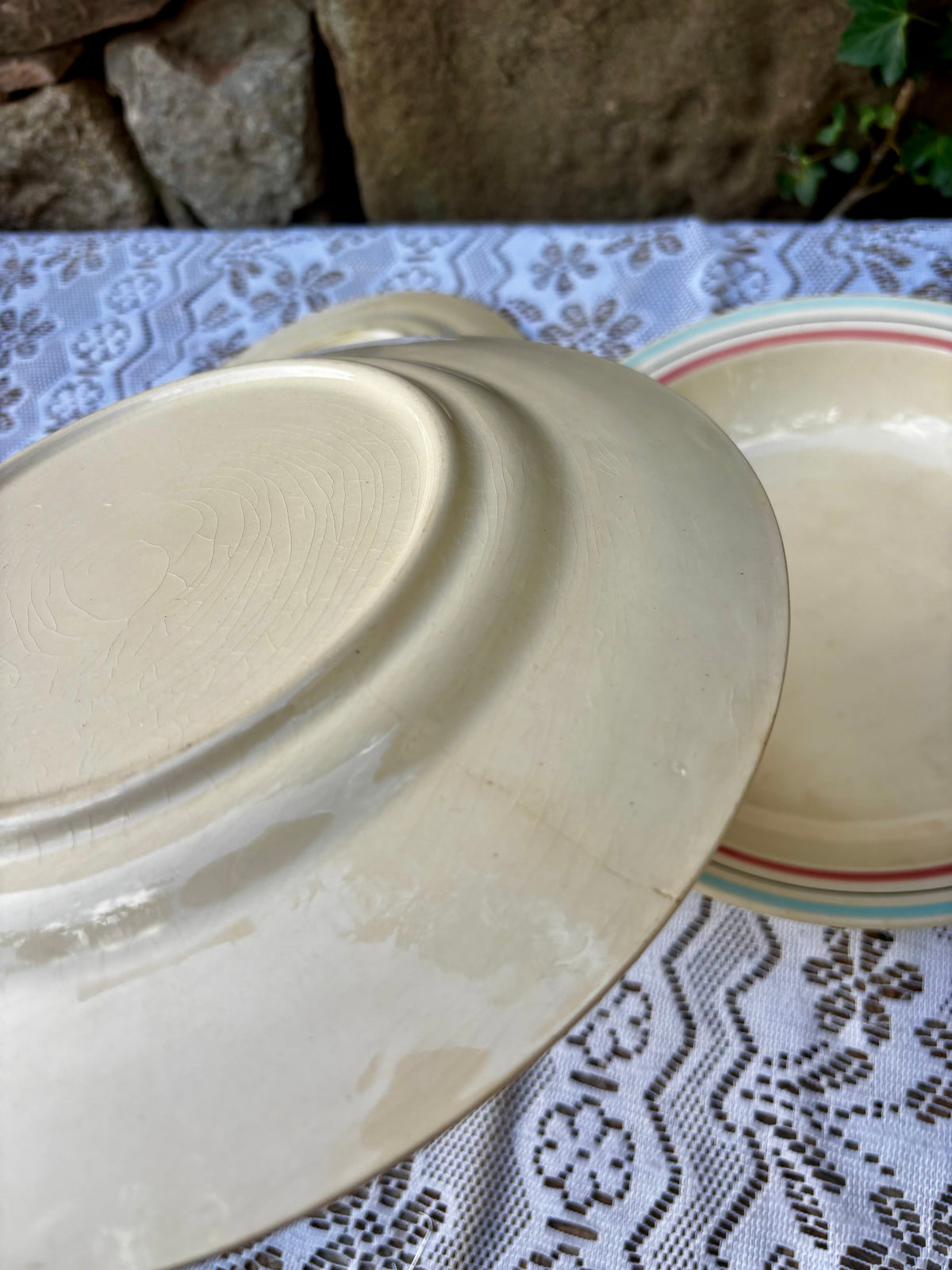 Ensemble de plats ancien