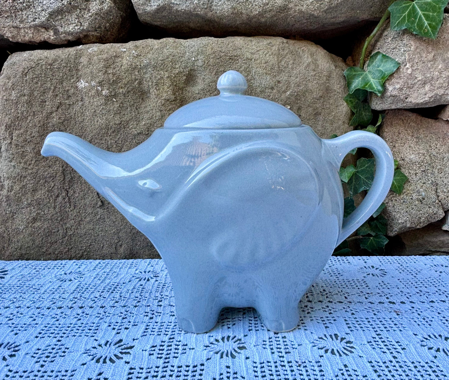 Théière éléphant gris