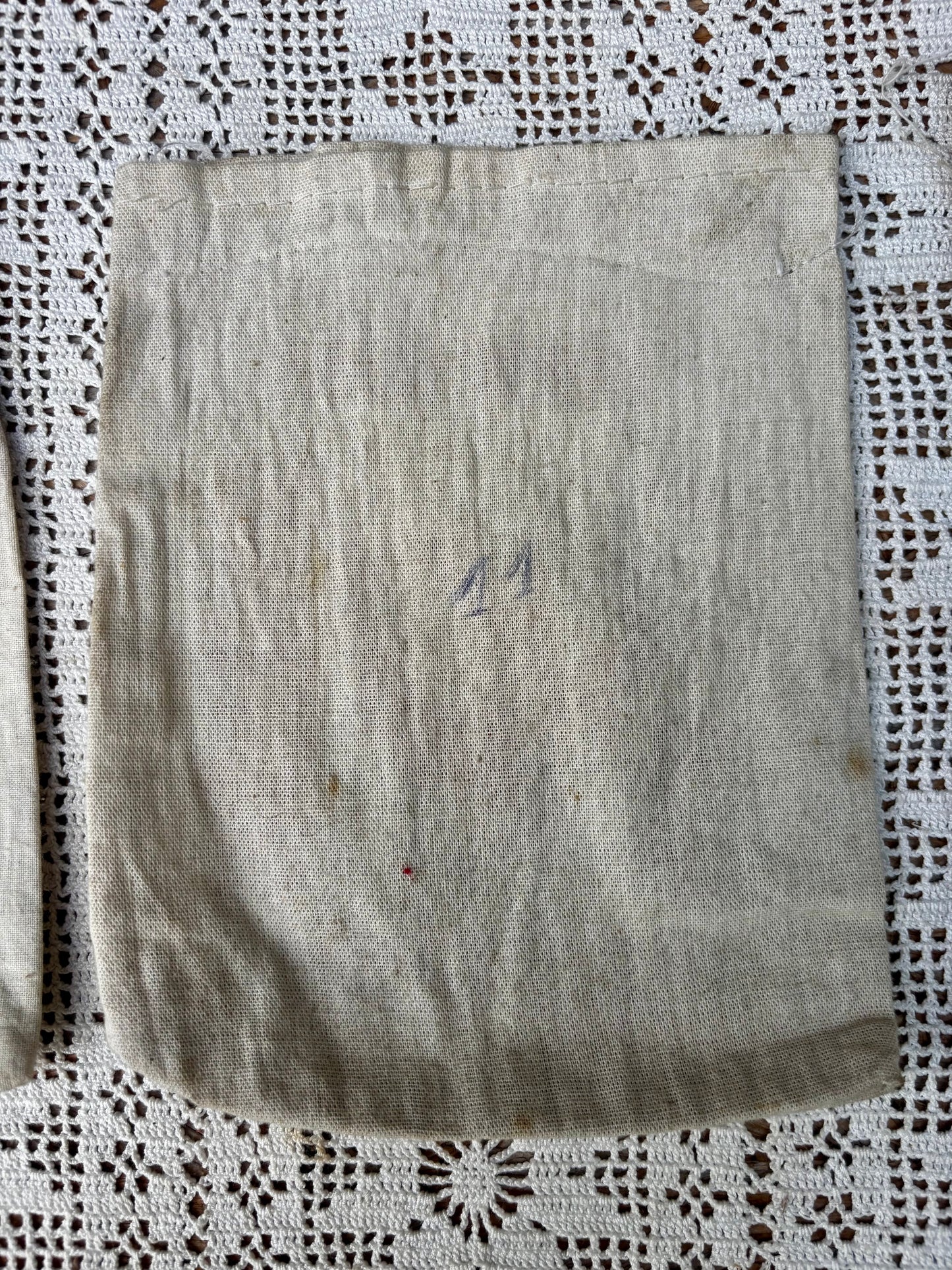 Petits sacs en toile de jute