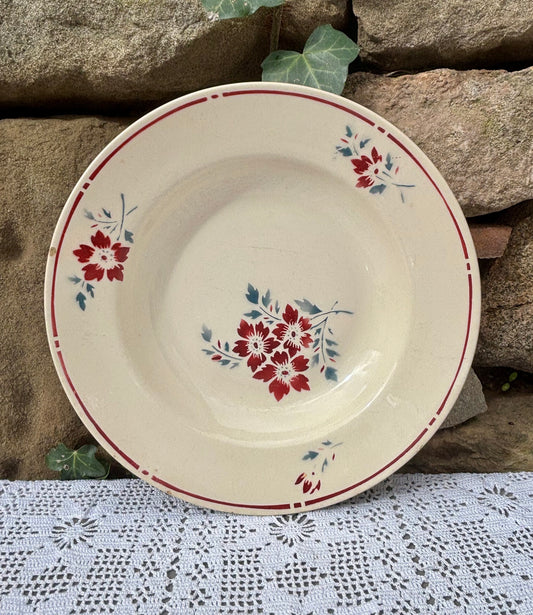 Assiette moulin des loups Hamage modèle Victor décor fleurs rouges bordeaux 