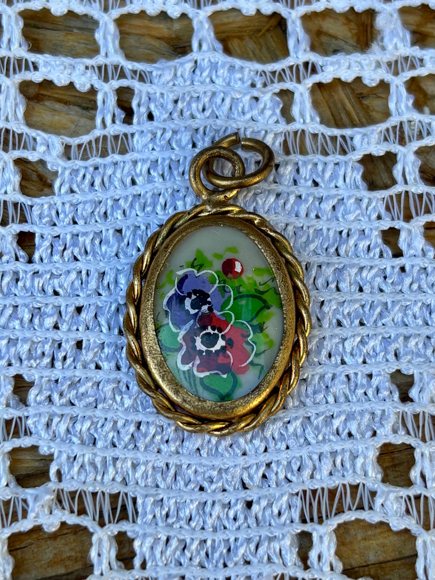 Pendentif vintage ancien en émail fleurs 