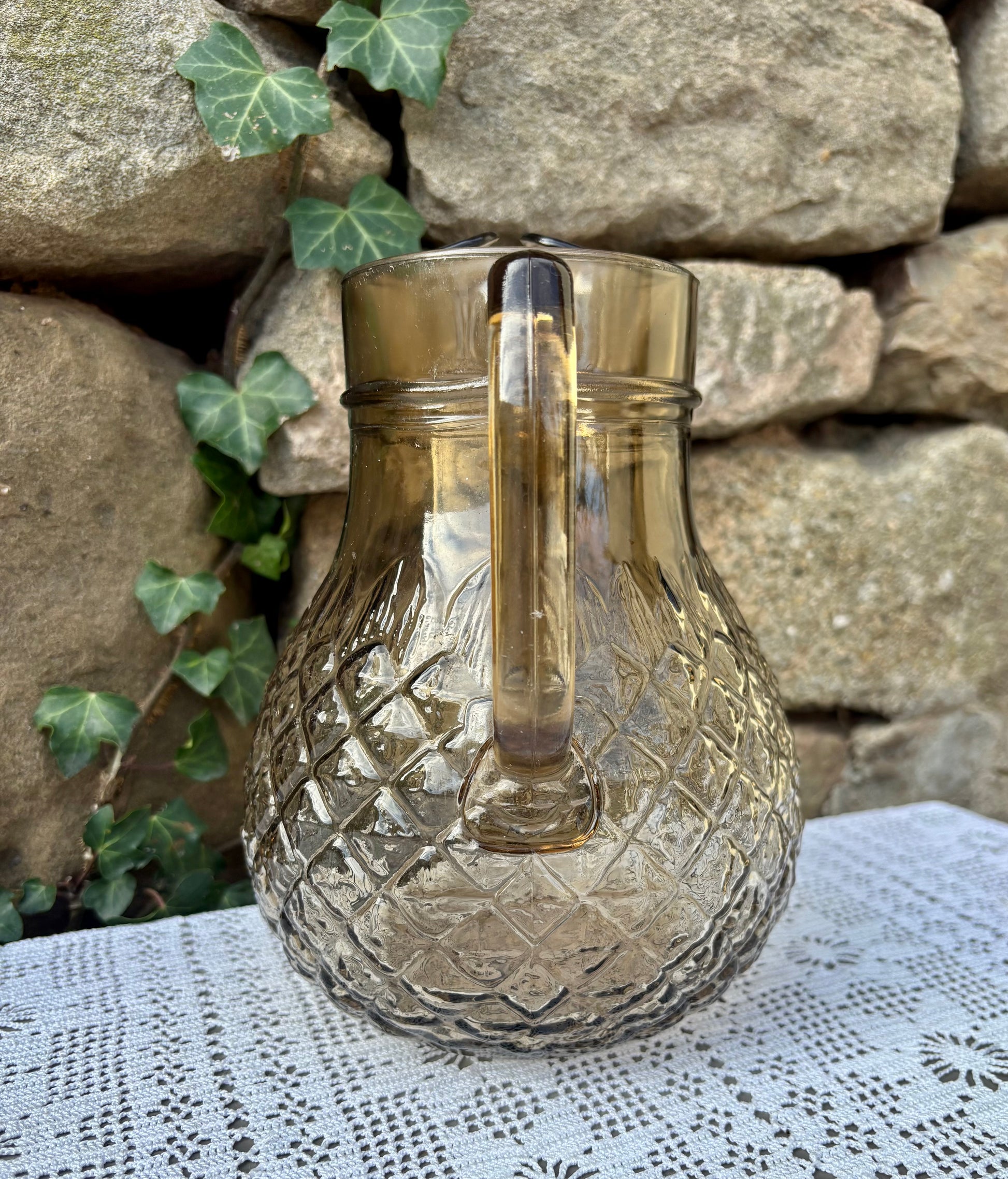 Pichet carafe ananas vintage noir verre fumé 