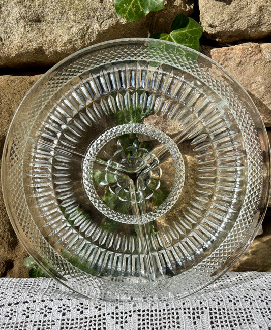 Plat apéritif vintage en verre compartimenté trois parties 