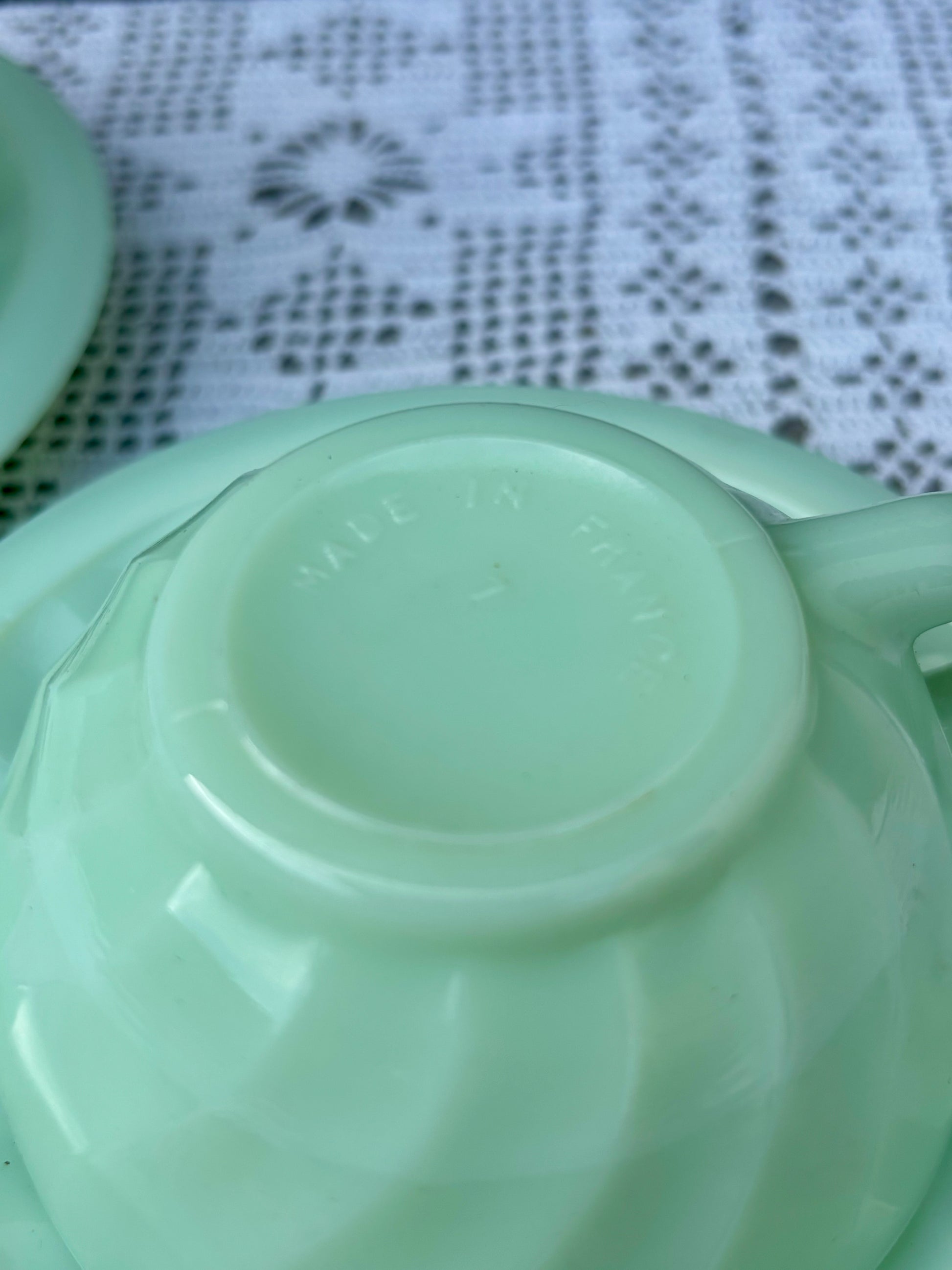 Made in France tasse jadéite opaline 