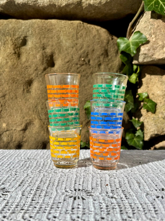 Ensemble verres à liqueur vintage colorés années 70