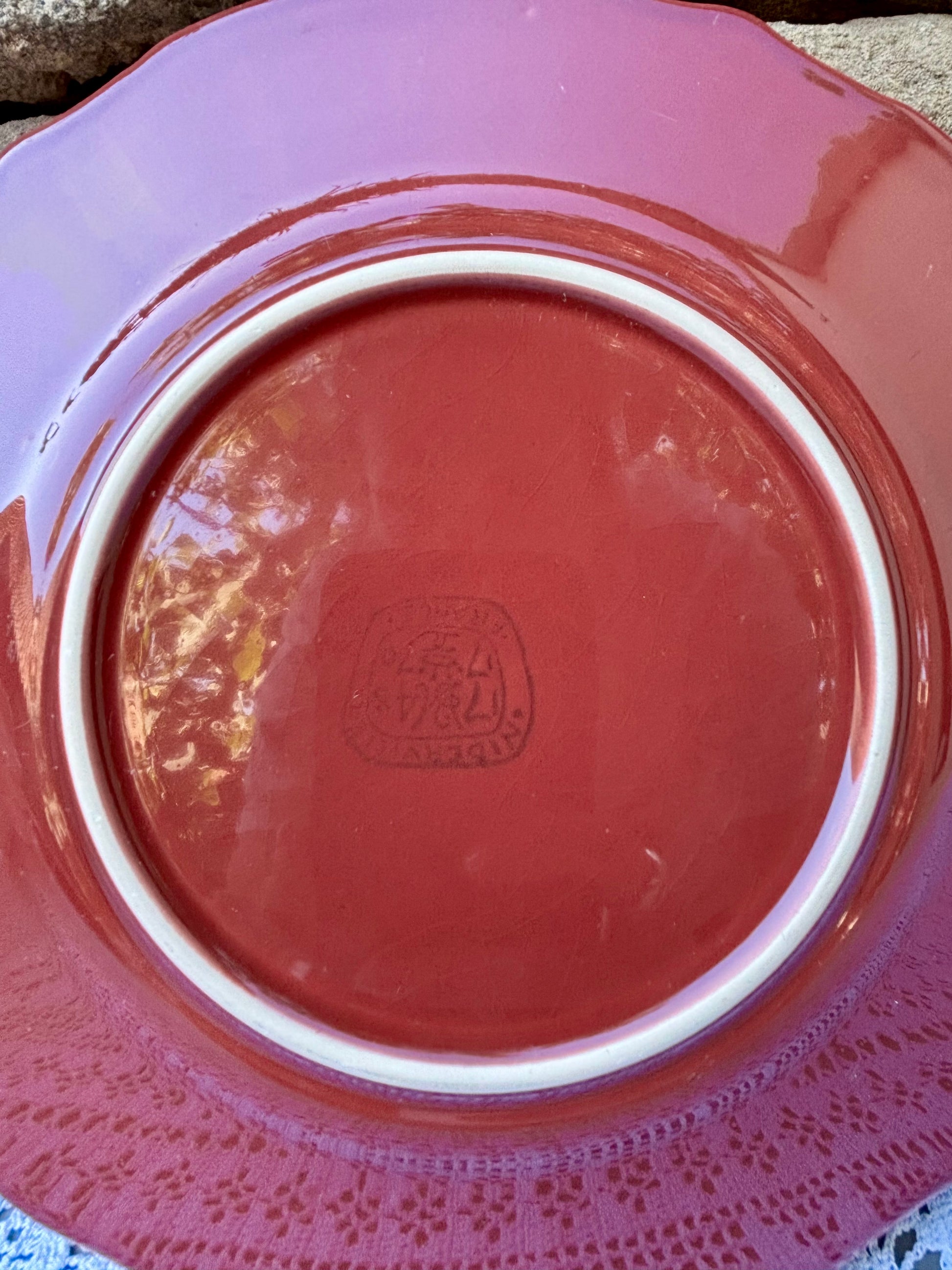 assiettes niderviller rouge framboise détail signature 1950