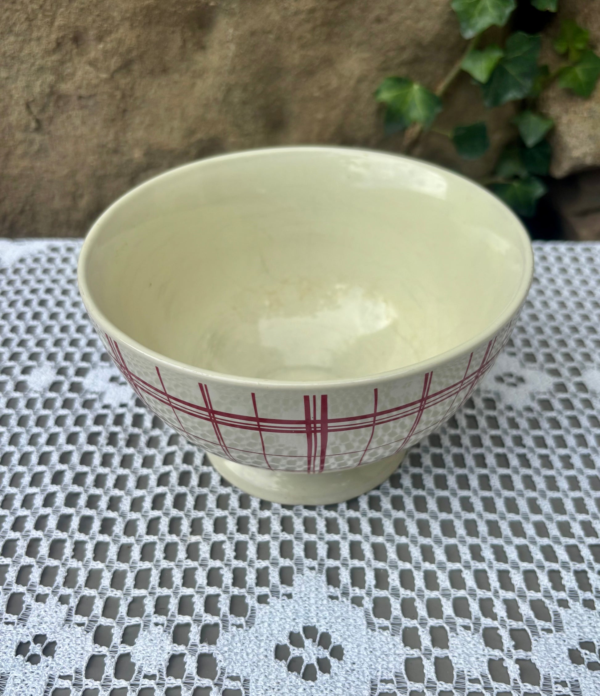 bol blanc style années 50 quadrillage rouge