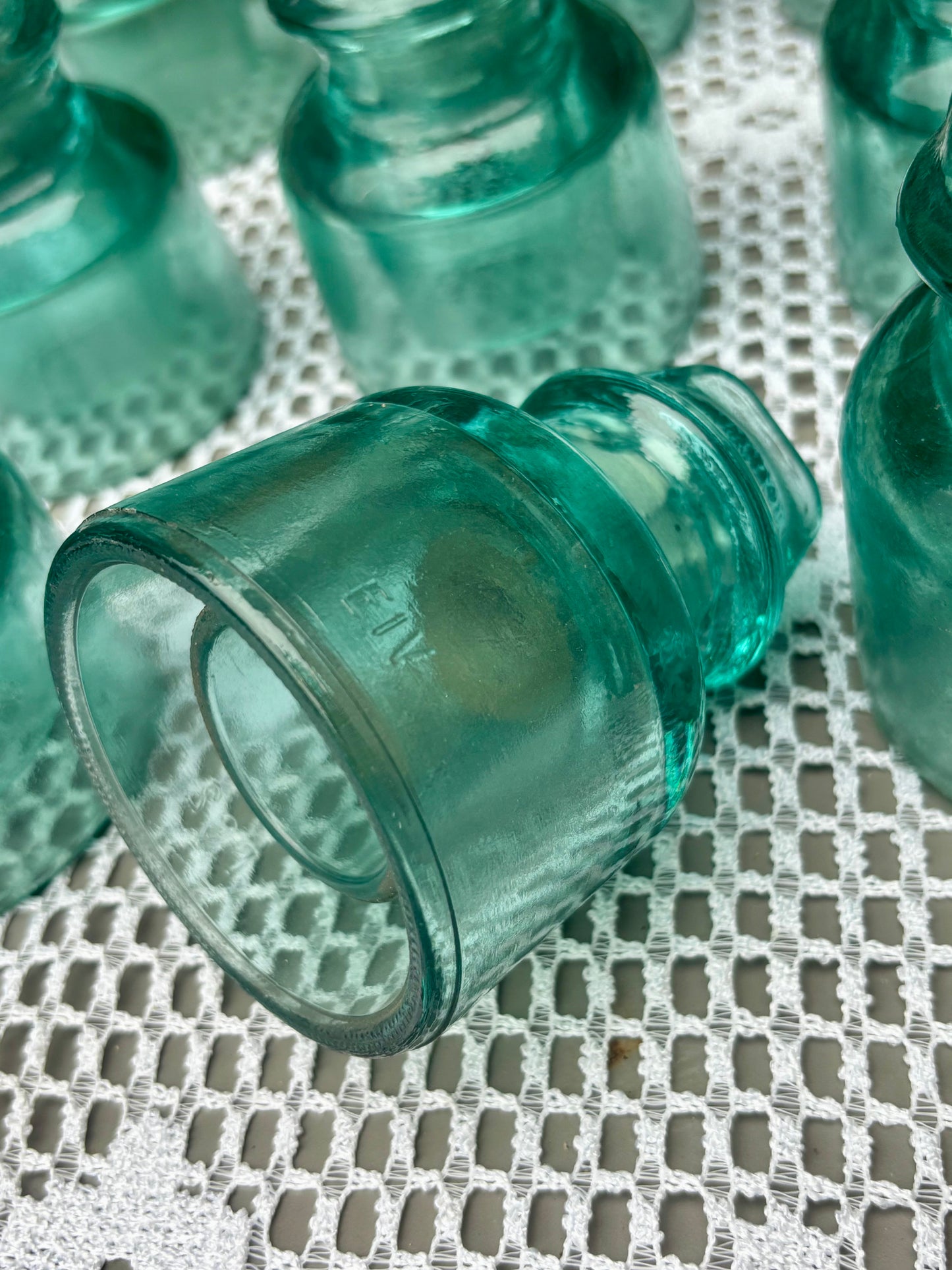 isolateurs verre épais bleus vintage edf