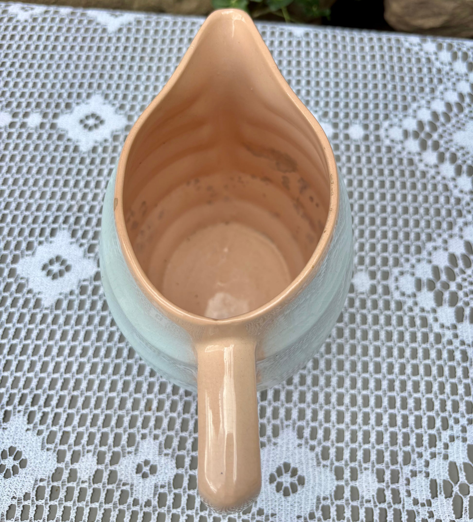 pichet digoin rose pastel nervure 1950 vue du dessus