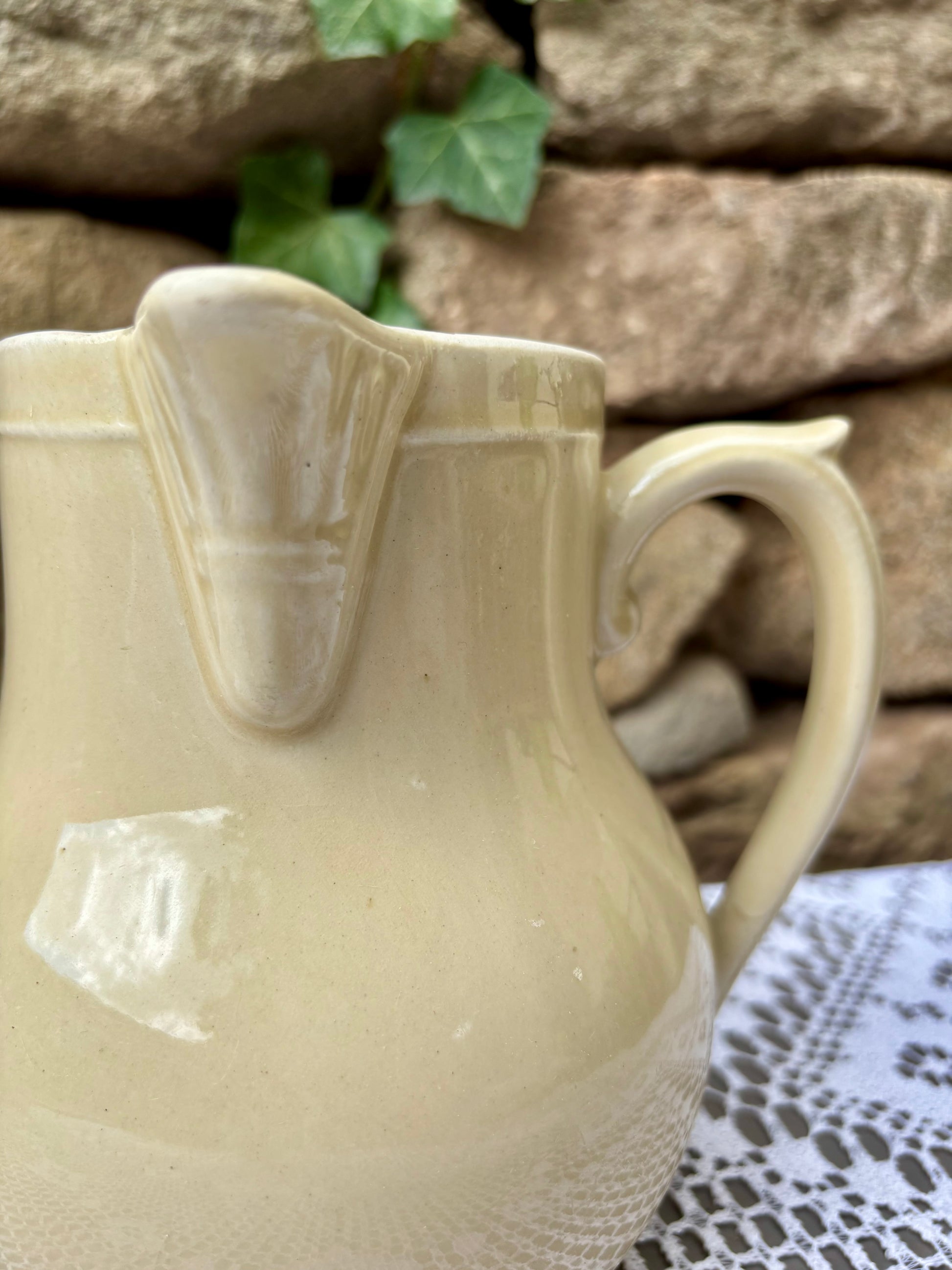 pichet emaille blanc creme bec verseur 